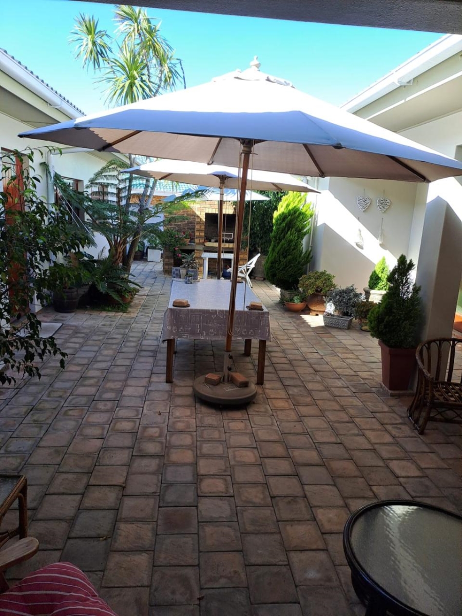 4 Bedroom Property for Sale in Bayview Western Cape